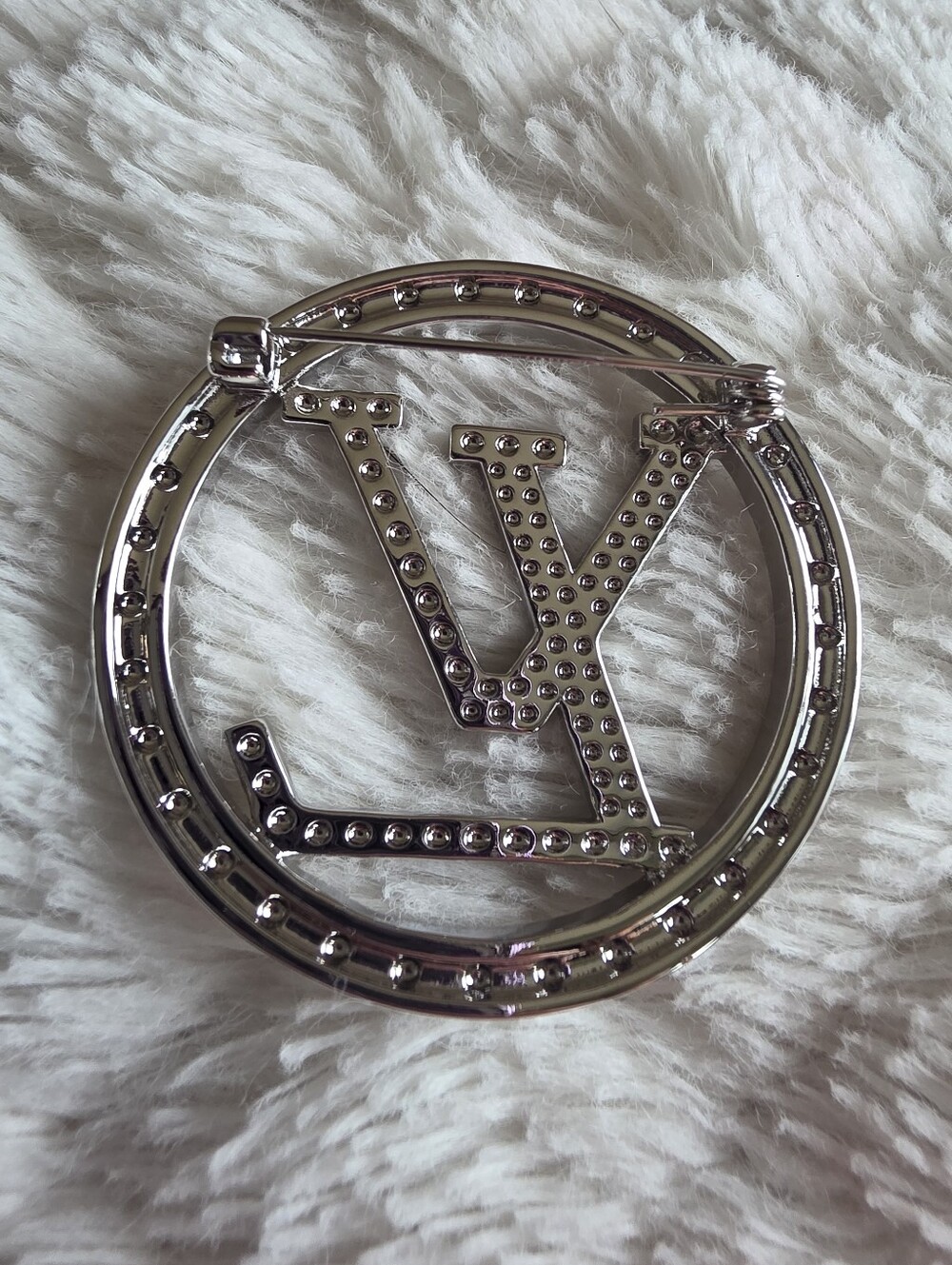 New Designer Inspired Silver Rhinestone 2" Pin - Picture 6 of 6
